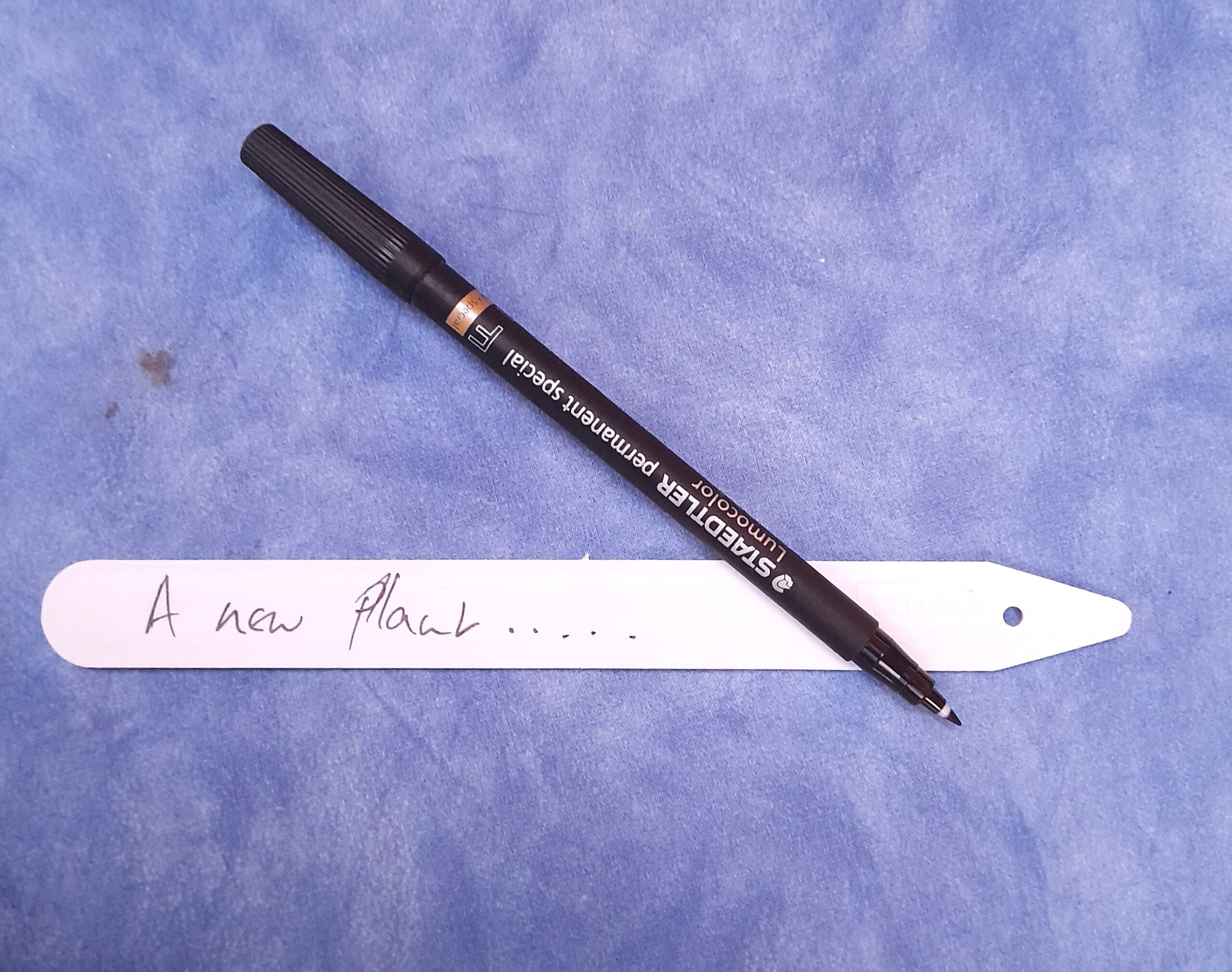 Staedtler Black Outdoor Garden Pen M1W - Image 3
