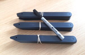 Starter Set of Black Plastic Plant Labels + Silver Pen
